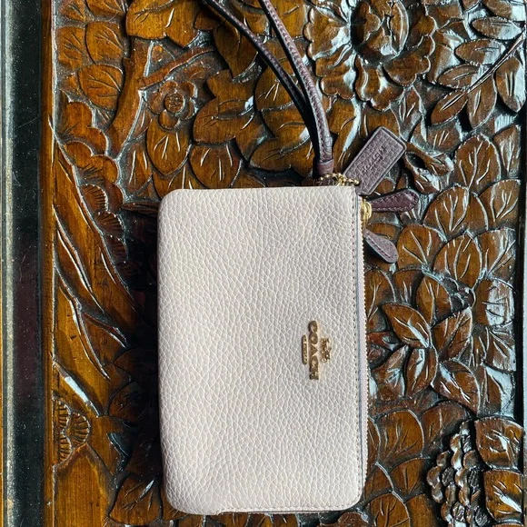 Coach contrast trim double corner wristlet / wallet BNWT - Picture 2 of 8